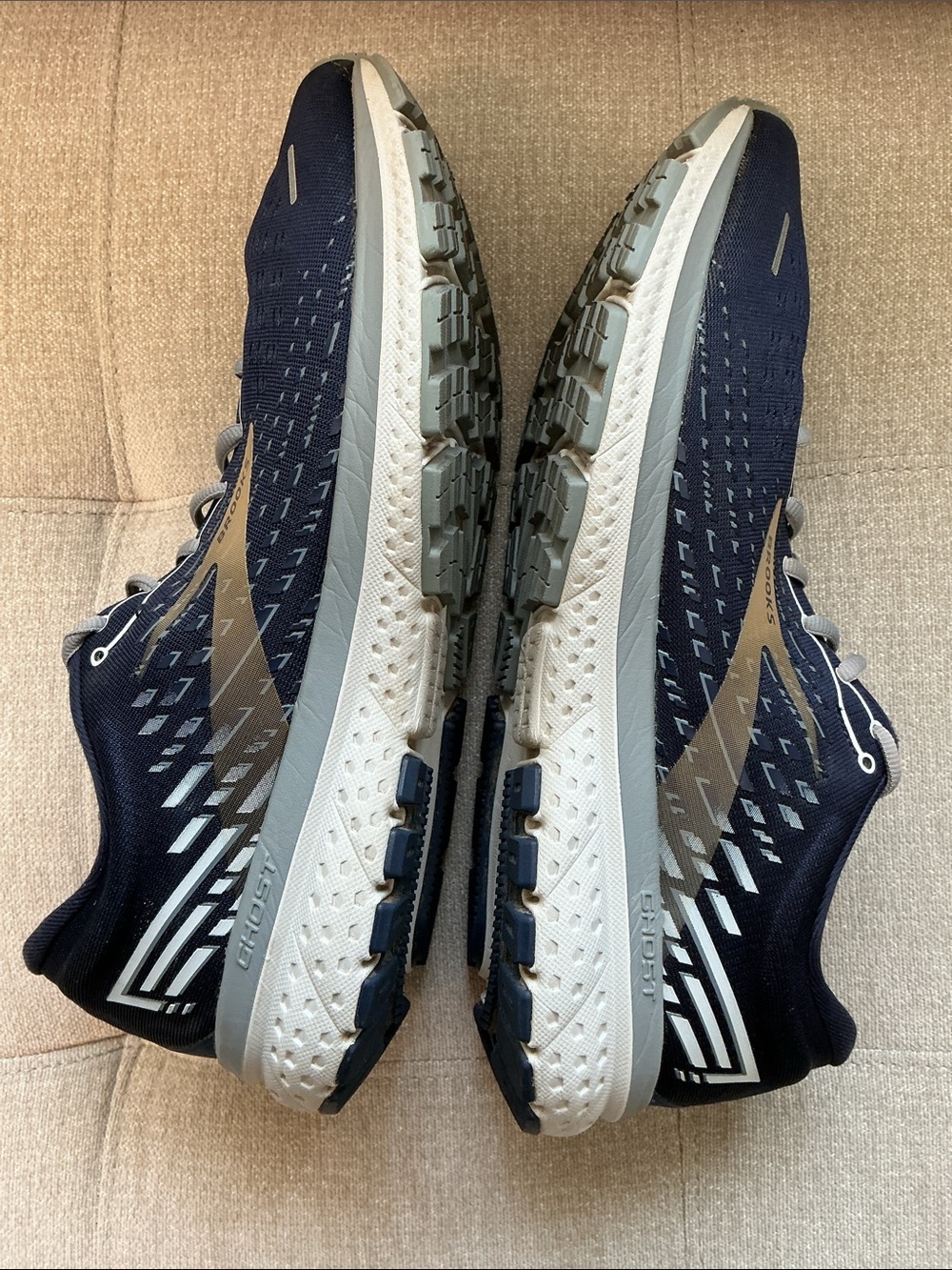 Brooks Ghost 13 Men’s Running Shoes Navy Silver Size 12.5 Excellent Condition - Picture 6 of 16